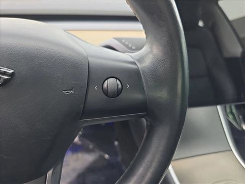 Used 2018 Tesla Model 3 Long Range image 18