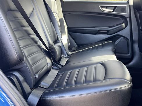 Used 2023 Ford Edge SEL image 16