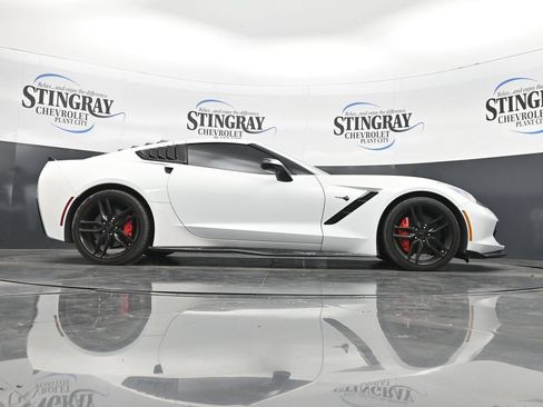 Used 2019 Chevrolet Corvette Stingray Coupe w/ Carbon Flash Badge Package RWD image 33