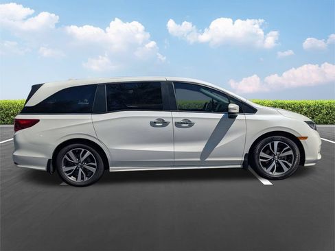 Used 2023 Honda Odyssey Touring image 3