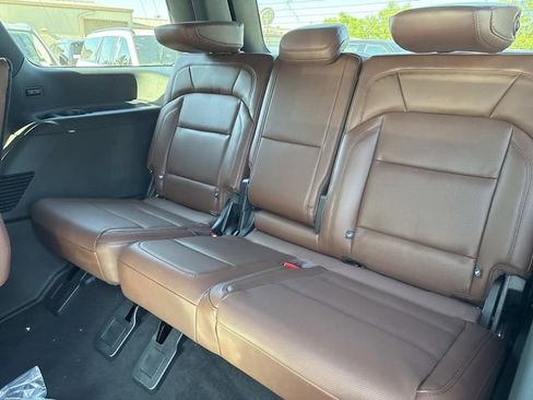 New 2026 Lincoln Navigator Reserve AWD/4WD image 19