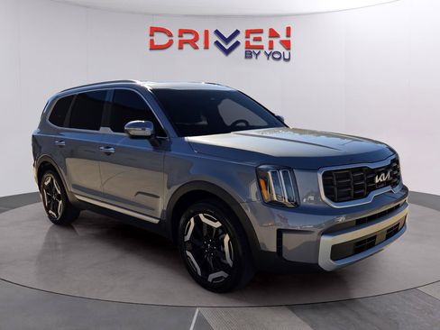Used 2024 Kia Telluride S w/ S Sunroof Package FWD image 7