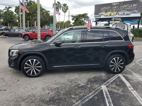 Used 2022 Mercedes-Benz GLB 250 image 4
