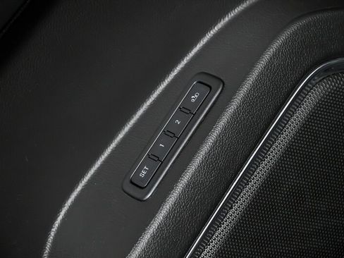 Used 2015 Chevrolet Suburban LTZ image 14