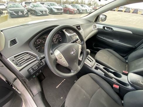 Used 2017 Nissan Sentra S image 9