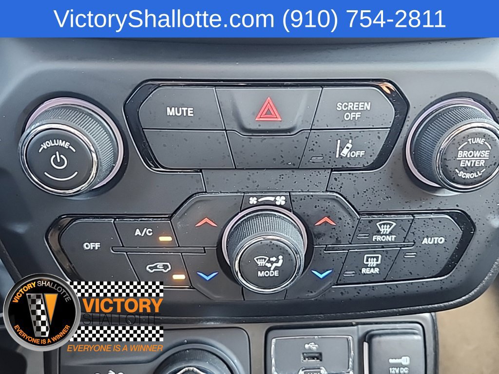Certified 2023 Jeep Renegade Latitude AWD/4WD image 8