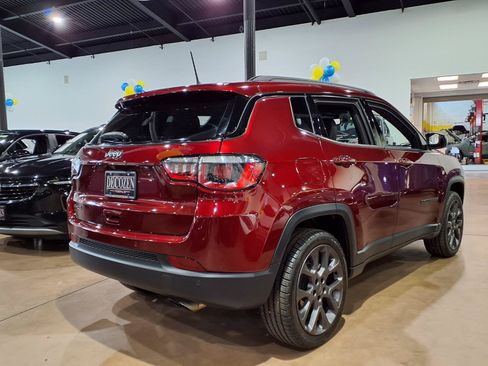 Used 2021 Jeep Compass Latitude w/ Sun and Sound Group AWD/4WD image 6
