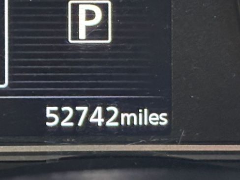 Used 2023 Nissan Versa SV image 39