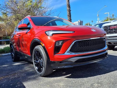 Used 2024 Buick Encore GX Sport Touring image 3