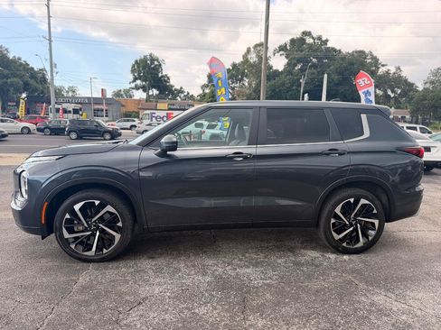 Used 2024 Mitsubishi Outlander FWD image 10