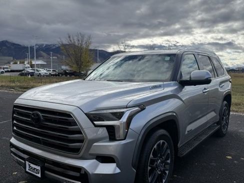 Used 2024 Toyota Sequoia Limited image 2