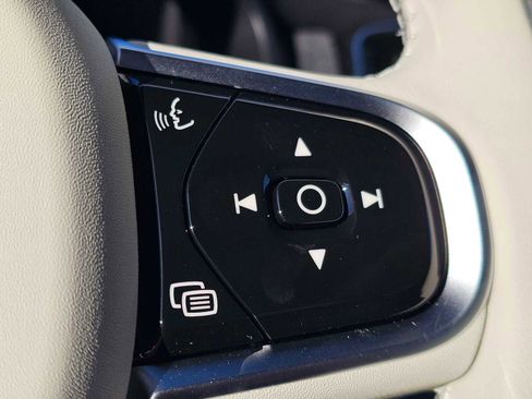 New 2025 Volvo XC90 B6 Ultra image 38