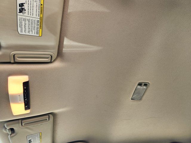 Used 2025 Nissan Versa SV FWD image 24