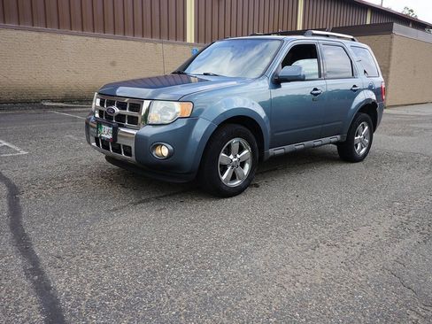 Used 2010 Ford Escape Limited AWD/4WD image 2