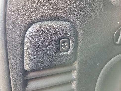 Used 2021 Jeep Grand Cherokee Laredo X image 10