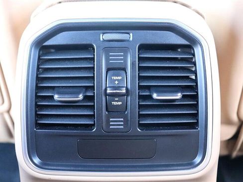 Used 2018 Porsche Macan S image 17