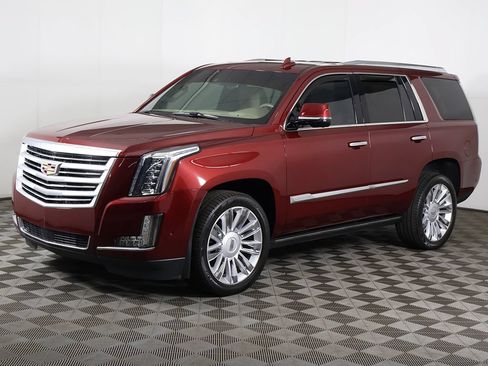 Used 2019 Cadillac Escalade Platinum AWD/4WD image 16