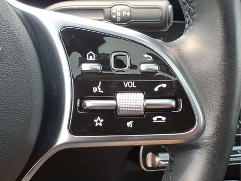 Certified 2023 Mercedes-Benz GLA 250 4MATIC image 17