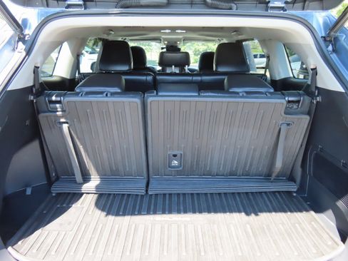 Used 2022 Toyota Highlander XLE image 38