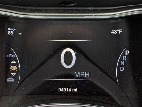 Used 2018 Jeep Grand Cherokee Laredo image 9