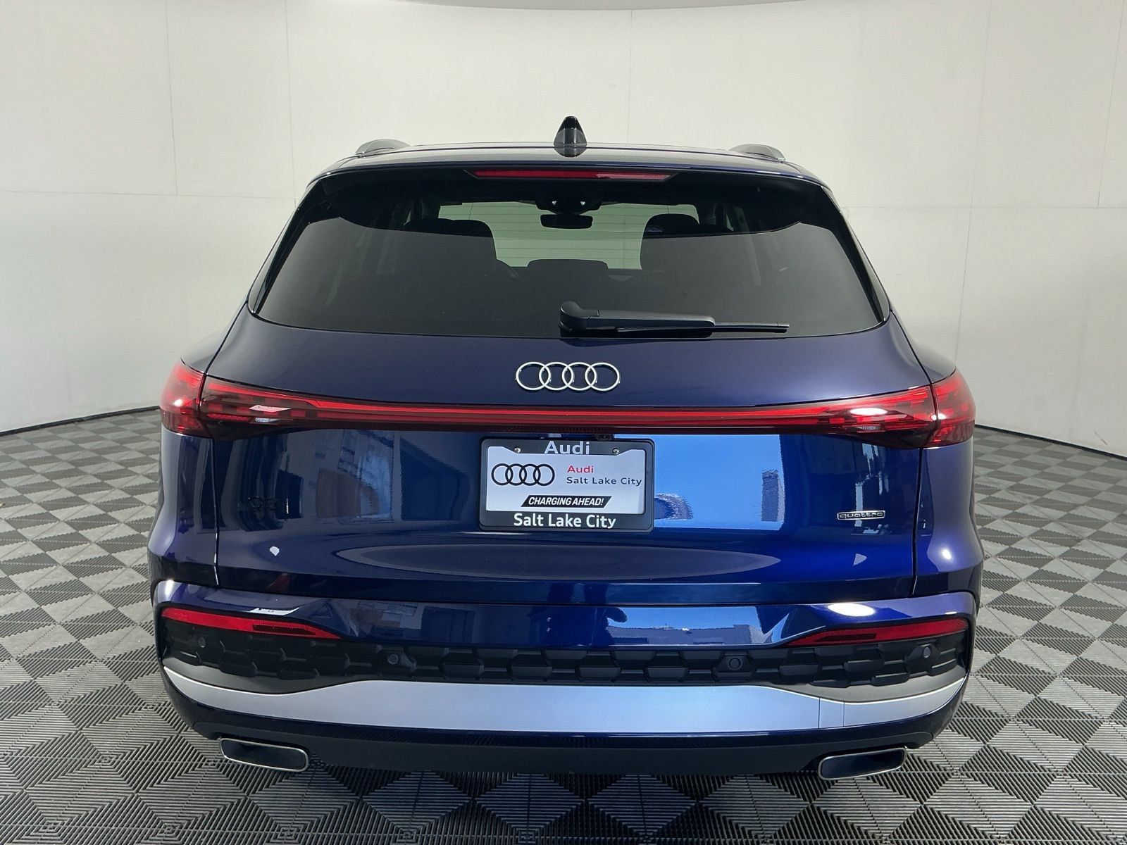 Used 2025 Audi Q5 Premium w/ Premium Plus AWD/4WD image 8