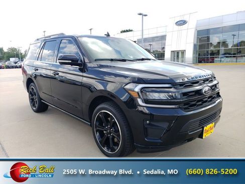 Certified 2022 Ford Expedition Limited image 1