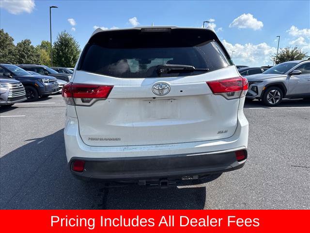 Used 2019 Toyota Highlander XLE FWD image 4