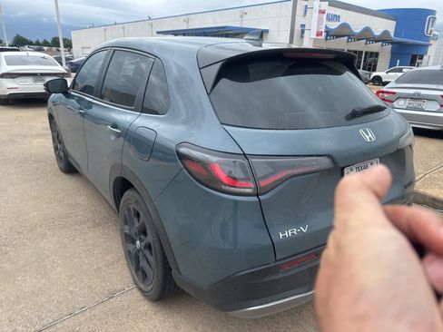 Certified 2025 Honda HR-V Sport image 3
