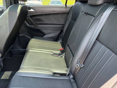 Certified 2022 Volkswagen Tiguan SE R-Line FWD image 27