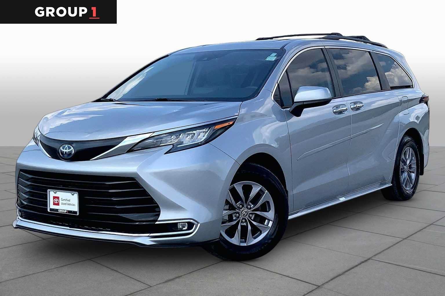 Used 2022 Toyota Sienna XLE FWD image 1
