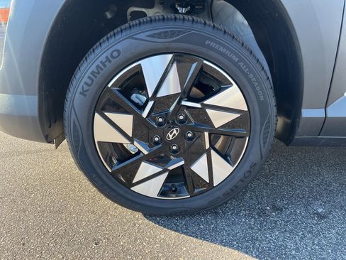 Certified 2025 Hyundai Kona SEL image 9