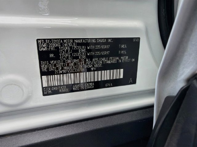 Used 2025 Toyota RAV4 XLE w/ Convenience Package FWD image 32