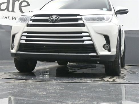 Used 2018 Toyota Highlander XLE image 55