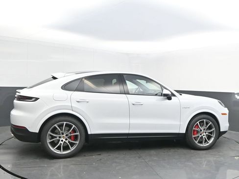 New 2026 Porsche Cayenne S image 8