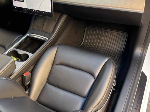 Used 2021 Tesla Model 3 Standard Range Plus image 36