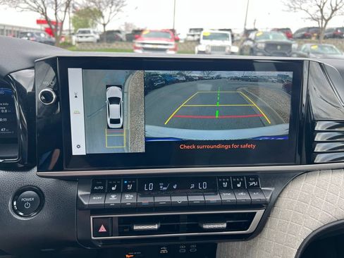 Used 2025 Toyota Camry XLE w/ Premium Plus Package image 38