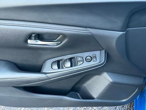 Certified 2023 Nissan Sentra SV FWD image 19