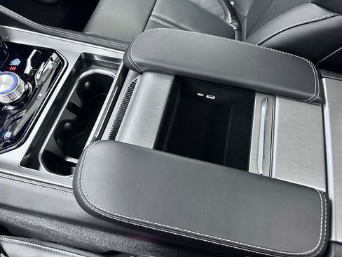 New 2026 Jeep Grand Wagoneer 4WD image 18