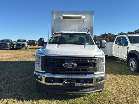 New 2024 Ford F250 XL w/ FX4 Off-Road Package image 2