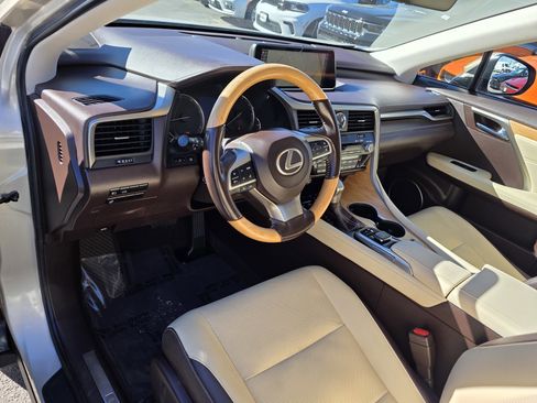 Used 2018 Lexus RX 350L w/ Premium Package image 16
