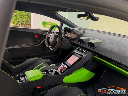 Used 2026 Lamborghini Temerario AWD/4WD image 25
