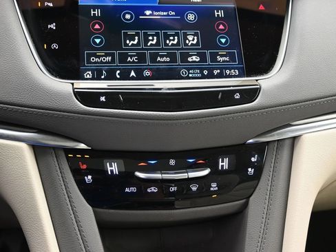 Used 2022 Cadillac XT5 Premium Luxury w/ Technology Package image 19