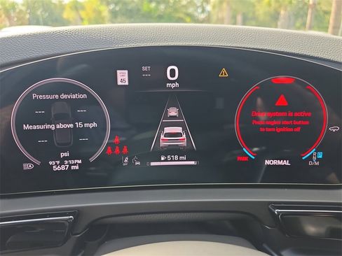 Used 2025 Porsche Cayenne image 29