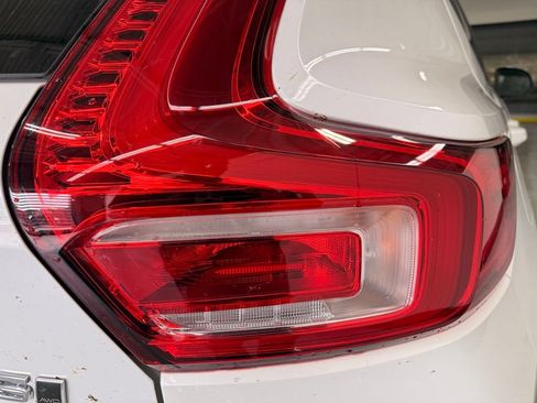 Used 2025 Volvo XC40 B5 Ultra w/ Protection Package Premier AWD/4WD image 5