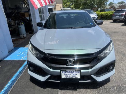 Used 2018 Honda Civic EX image 9
