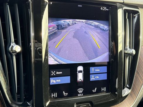 Used 2021 Volvo XC60 T5 Momentum image 19