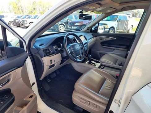Used 2017 Honda Pilot EX-L image 10