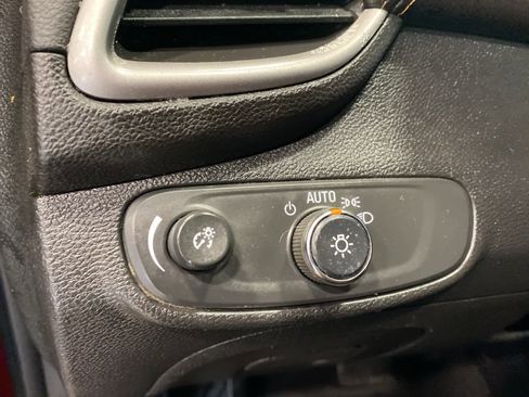 Used 2020 Chevrolet Trax LT w/ Driver Confidence Package image 18