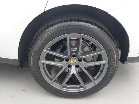 Used 2026 Porsche Macan AWD/4WD image 36