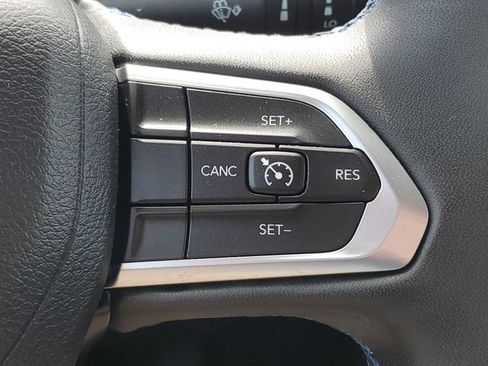 Used 2022 Jeep Compass Latitude FWD image 13